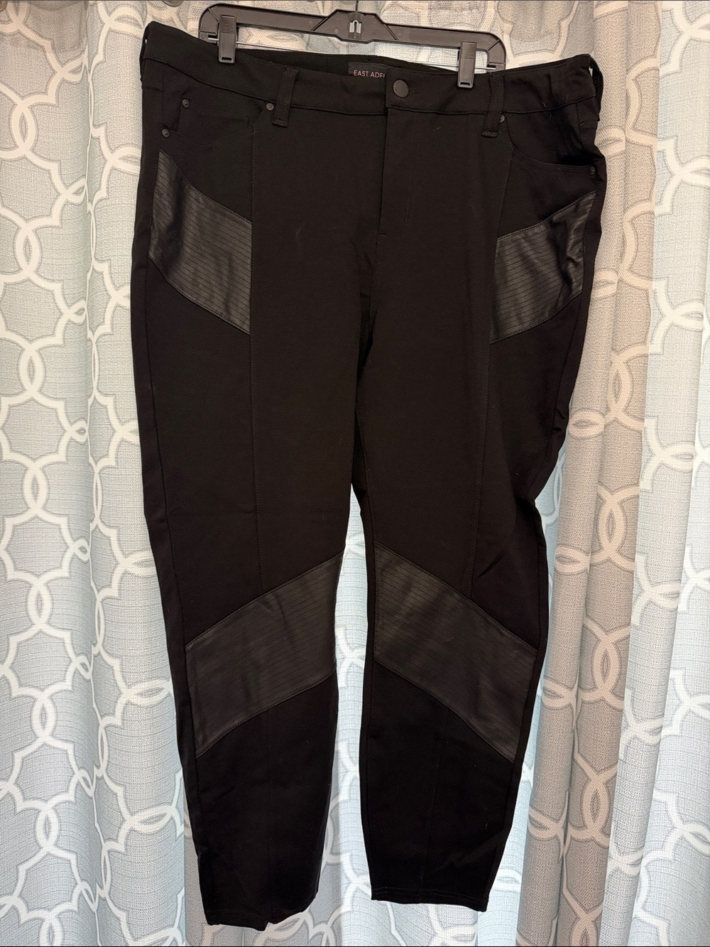 EAST AND DIXON Black Skinny Pants with Textured Paneled Accents